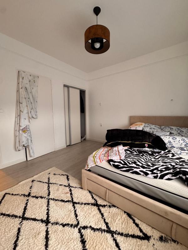 Appartement - 90 m² - 4 pièces