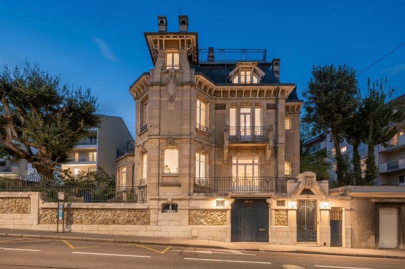 Propriété - 577 m² - 11 pièces