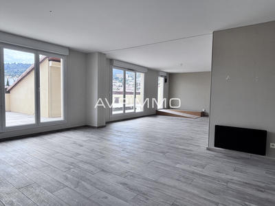 Appartement - 120 m² - 5 pièces