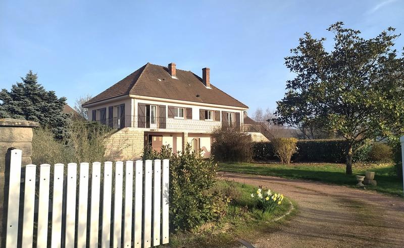 Maison - 222 m² - 8 pièces