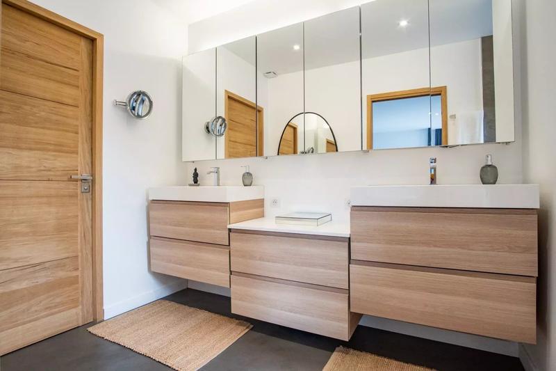 Maison - 220 m² - 5 pièces