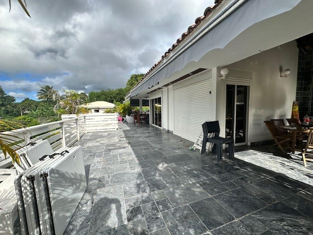 Propriété - 1 m² - 8 pièces