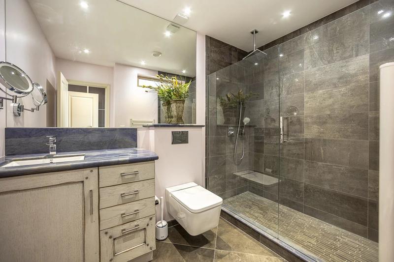 Maison - 390 m² - 12 pièces