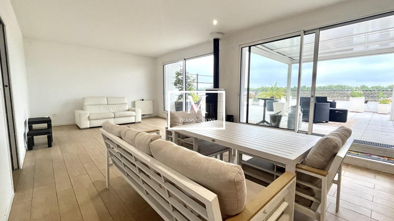 Appartement - 90 m² - 3 pièces