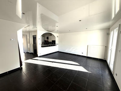 Maison - 98 m² - 4 pièces