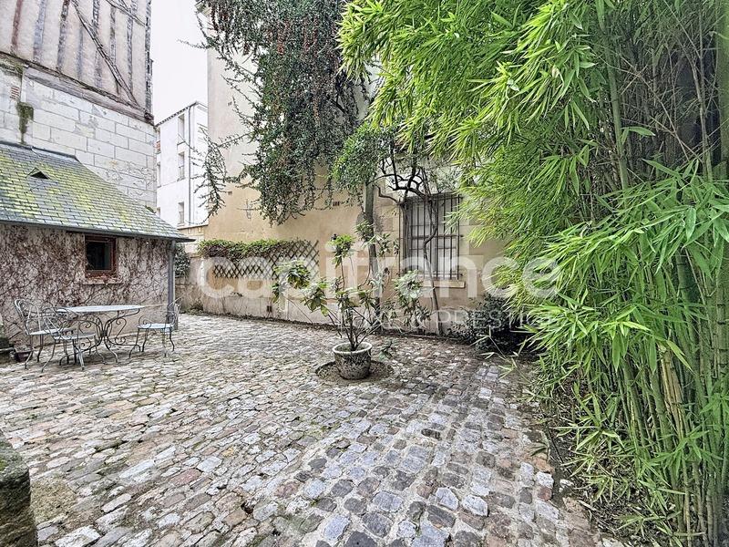 Maison - 235 m² - 7 pièces