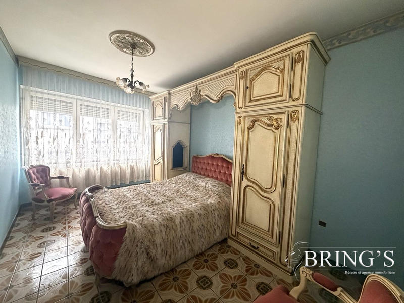 Maison traditionnelle - 202 m² - 7 pièces