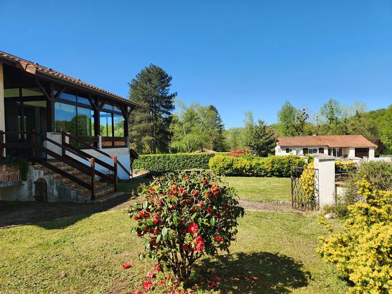 Maison de village - 212 m² - 8 pièces