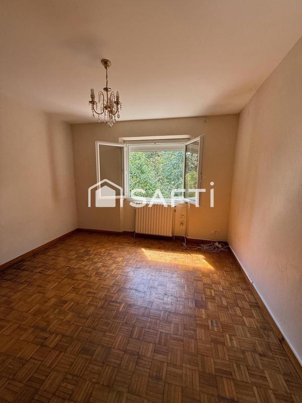 Maison - 186 m² - 8 pièces