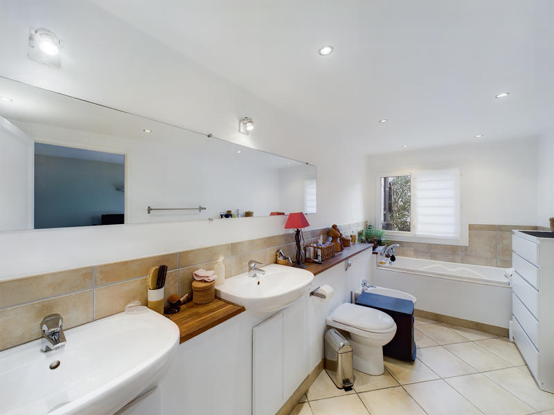 Maison - 165 m² - 7 pièces