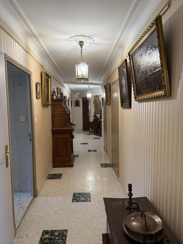 Appartement - 157 m² - 6 pièces