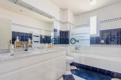 Penthouse - 140 m² - 6 pièces