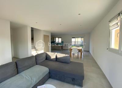 Maison - 97 m² - 5 pièces