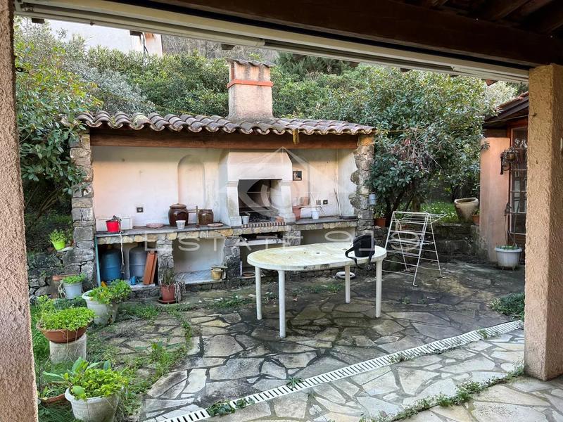 Villa - 215 m² - 9 pièces