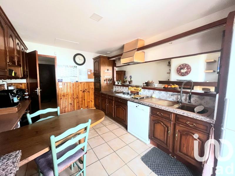 Maison - 200 m² - 9 pièces