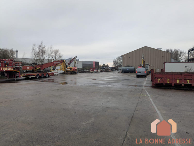 Terrain commercial - 1 000 m²