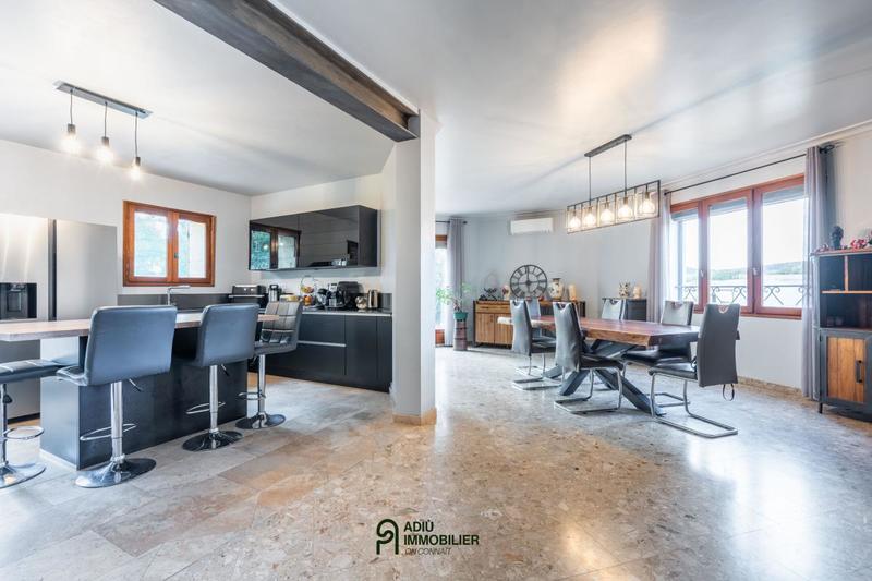 Maison - 175 m² - 5 pièces