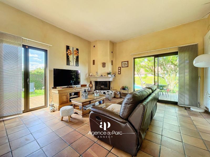 Maison traditionnelle - 185 m² - 8 pièces