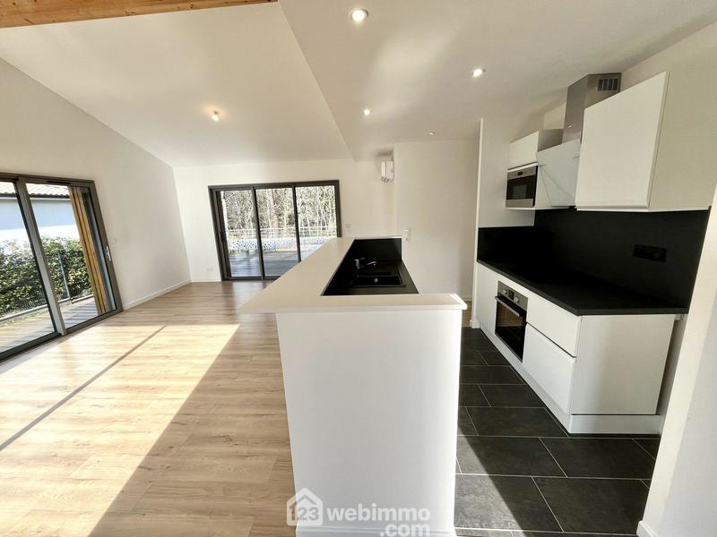 Maison - 98 m² - 4 pièces