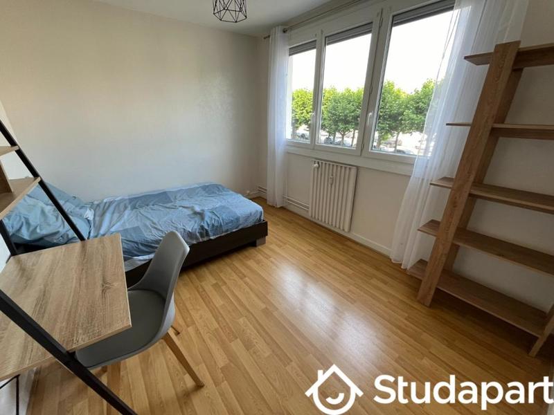 Chambre - 12 m² - 1 pièce