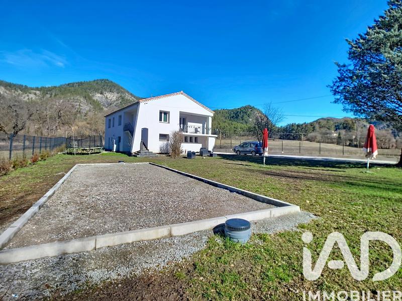 Maison - 97 m² - 4 pièces