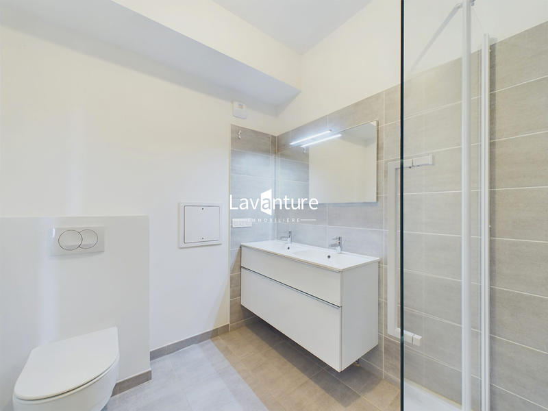 Appartement - 100 m² - 5 pièces