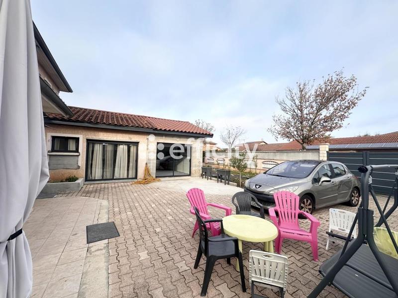 Maison - 180 m² - 5 pièces