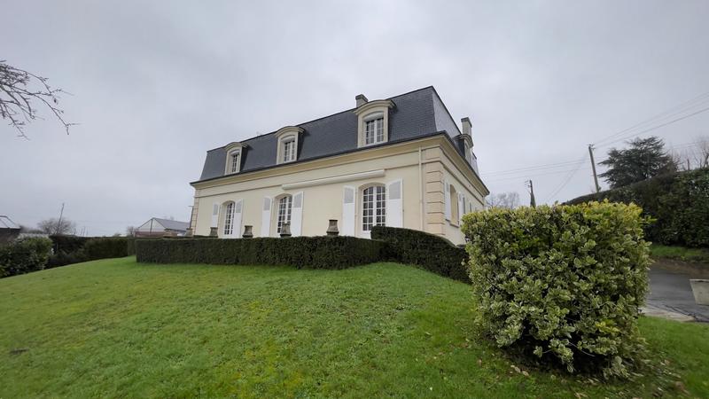 Maison - 210 m² - 8 pièces