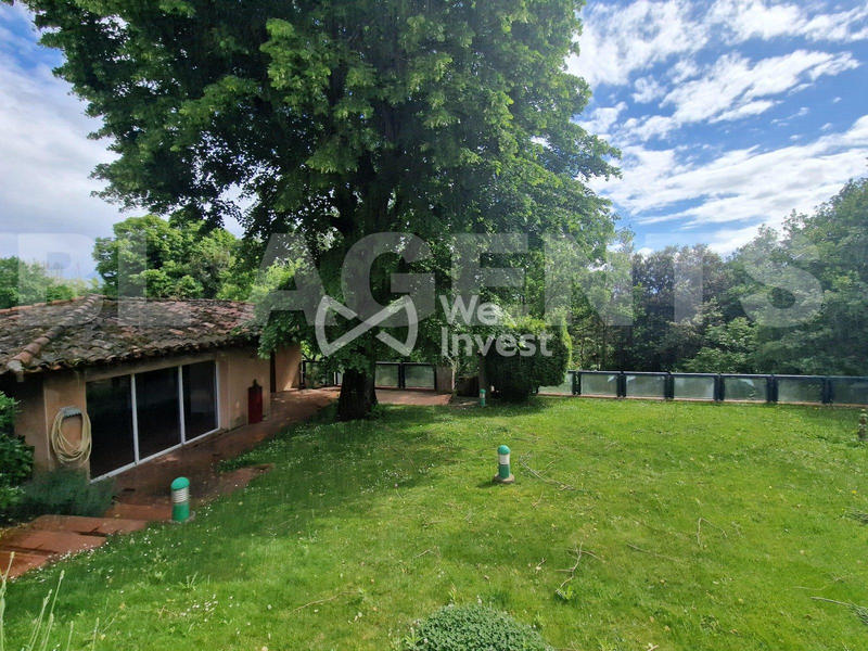 Maison - 380 m² - 9 pièces