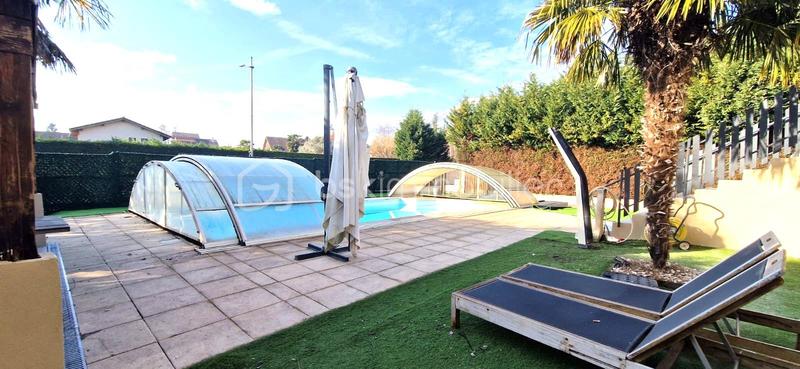 Maison - 194 m² - 8 pièces