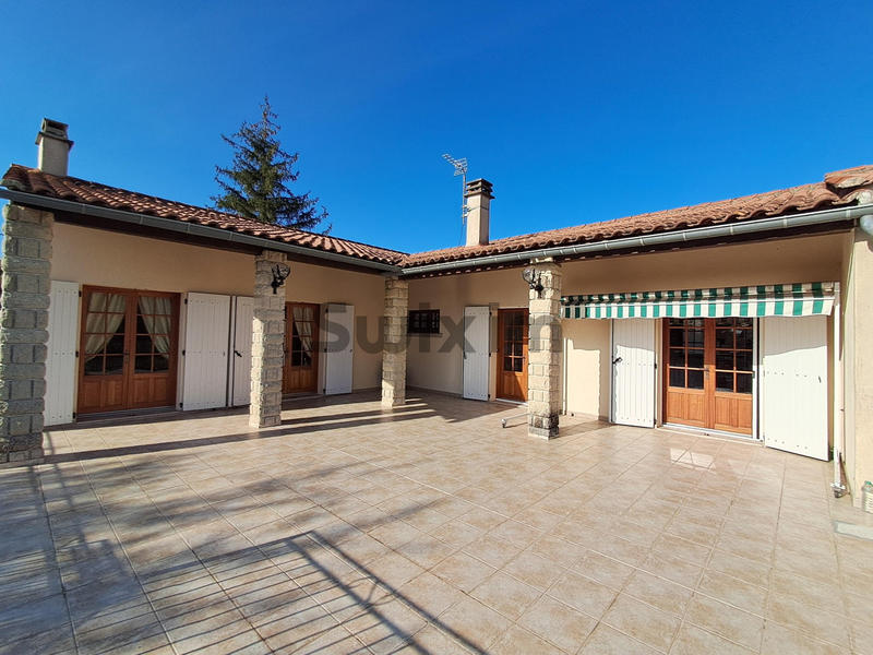 Villa - 176 m² - 8 pièces