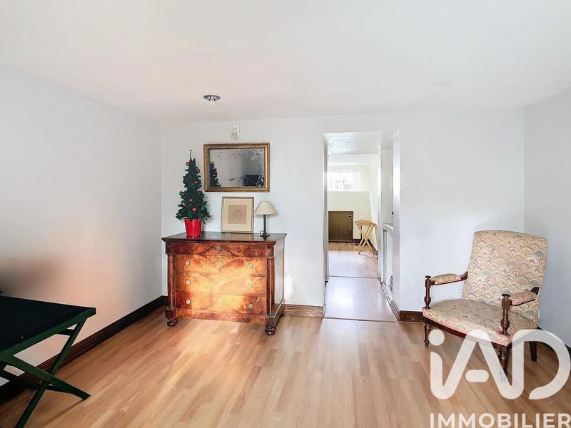 Maison - 260 m² - 10 pièces