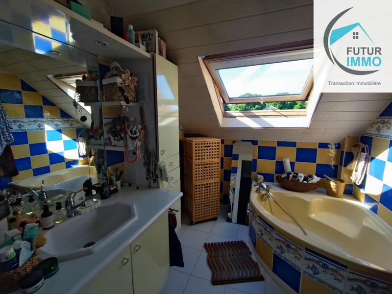 Appartement - 80 m² - 4 pièces