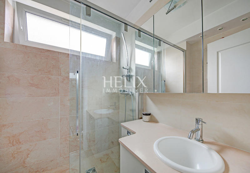 Appartement - 101 m² - 5 pièces