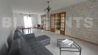 Maison traditionnelle - 174 m² - 7 pièces