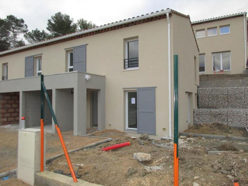 Maison - 94 m² - 4 pièces