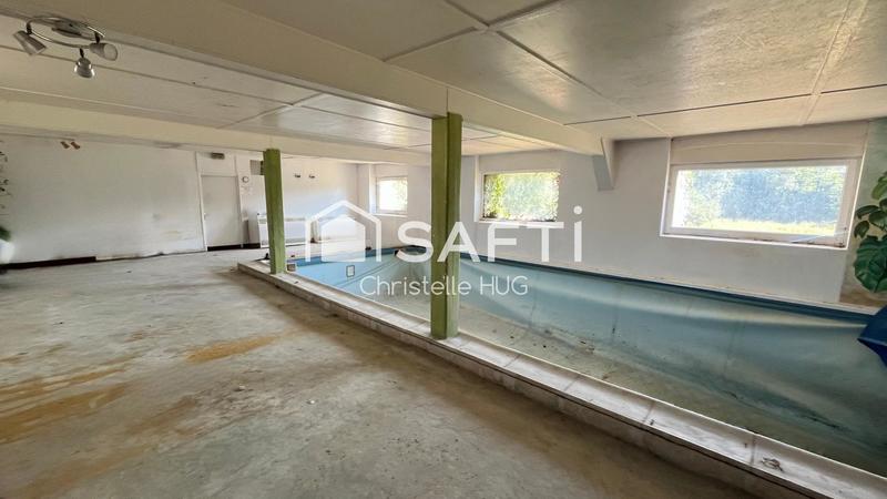 Maison - 1 200 m² - 35 pièces