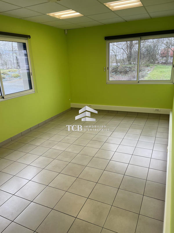 Local d'activités - 688 m²