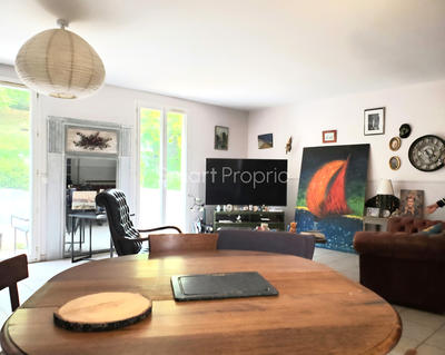 Maison - 99 m² - 5 pièces