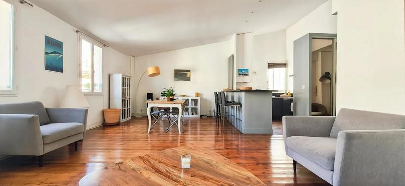 Appartement - 99 m² - 4 pièces