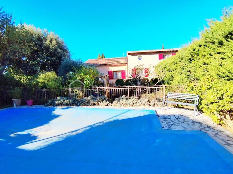 Demeure - 208 m² - 10 pièces