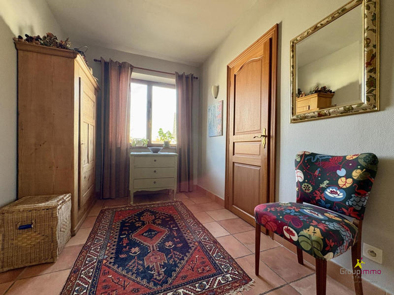 Maison - 245 m² - 8 pièces