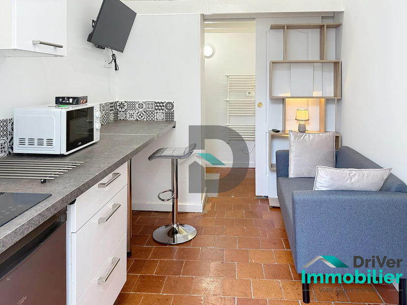 Studio - 11 m² - 1 pièce