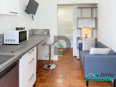 Studio - 11 m² - 1 pièce