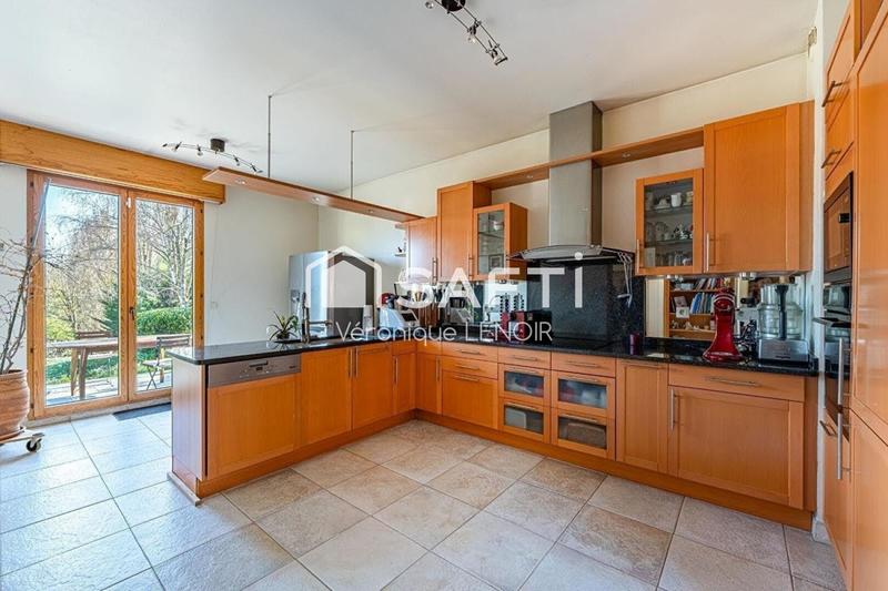 Maison - 238 m² - 6 pièces