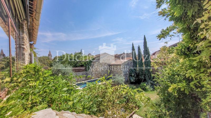 Maison - 195 m² - 9 pièces