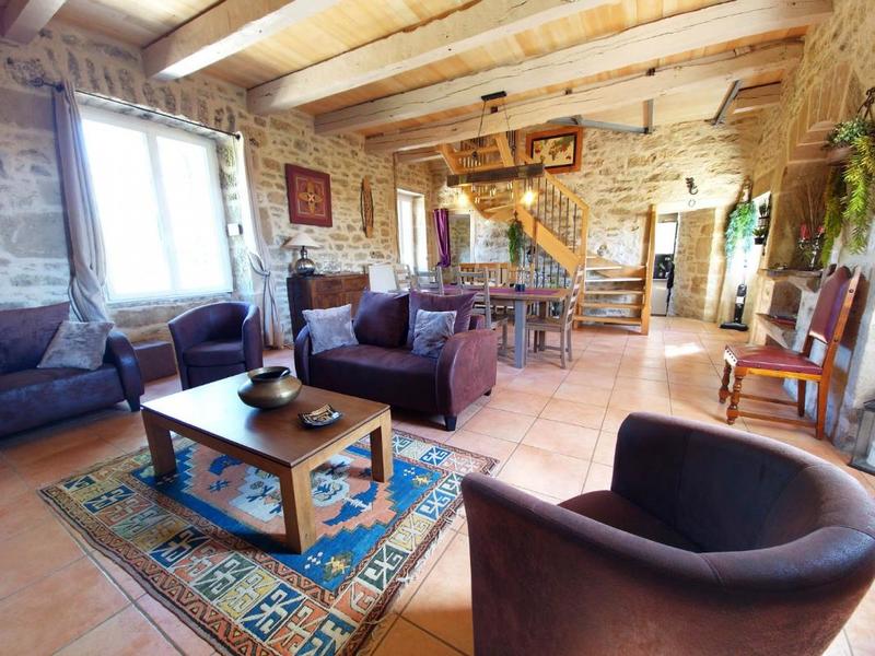 Maison en pierre - 165 m² - 6 pièces