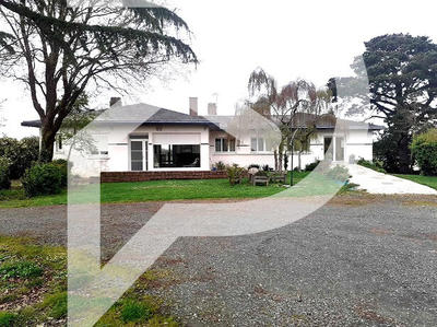 Maison - 229 m² - 10 pièces