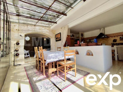 Maison - 300 m² - 7 pièces