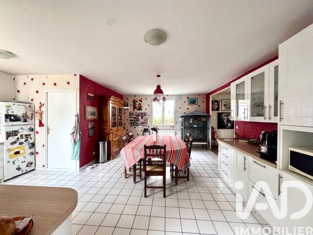 Maison - 233 m² - 11 pièces